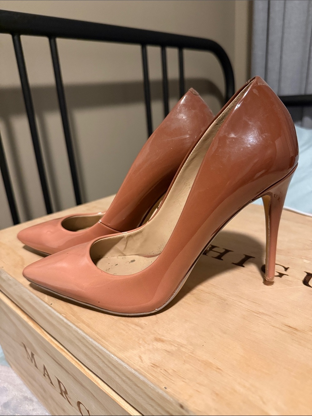 Women's Pointed-Toe Patent High Heels in Nude